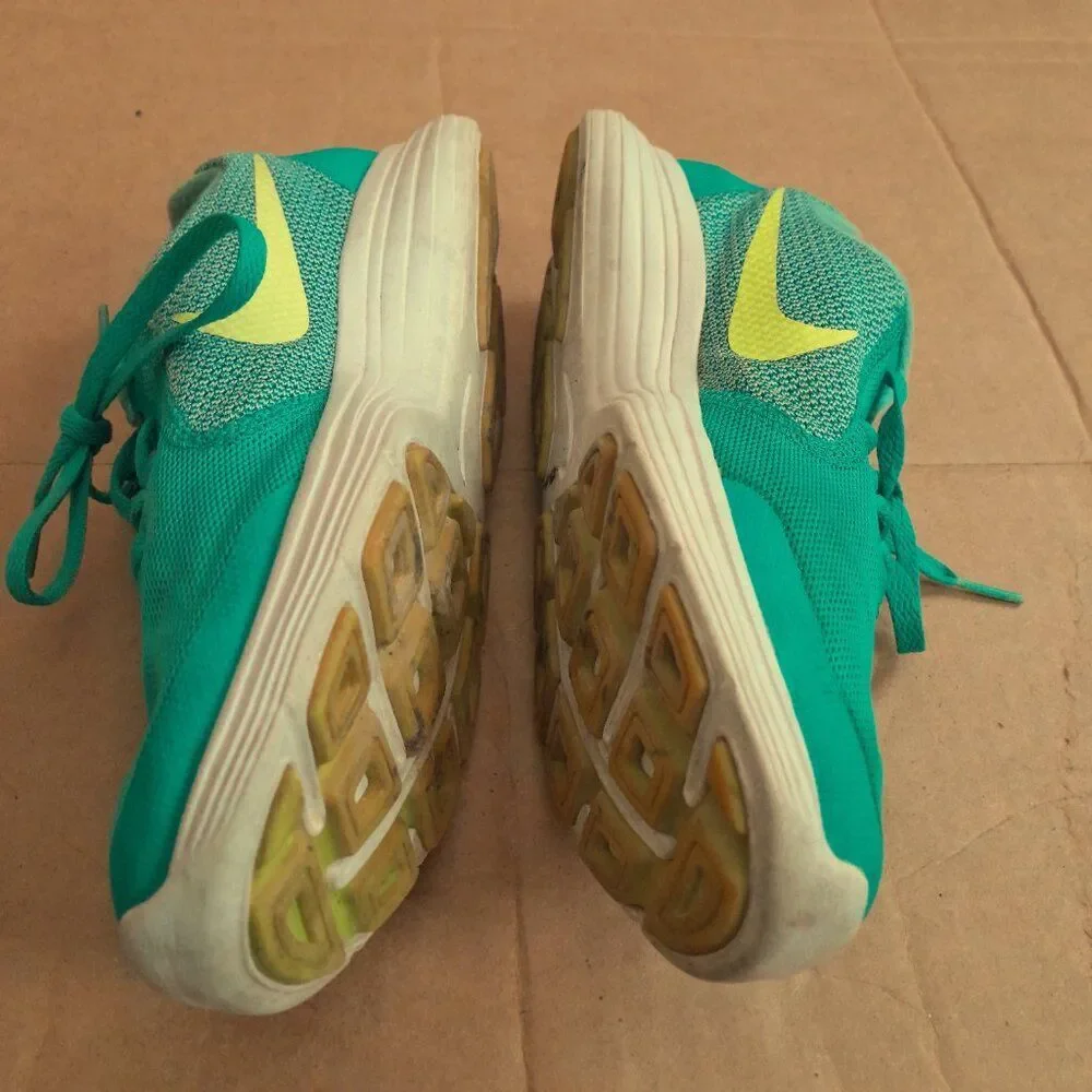 Nike Revolution 3 Women’s Size 6 Green White Athletic Running Shoes Sneakers